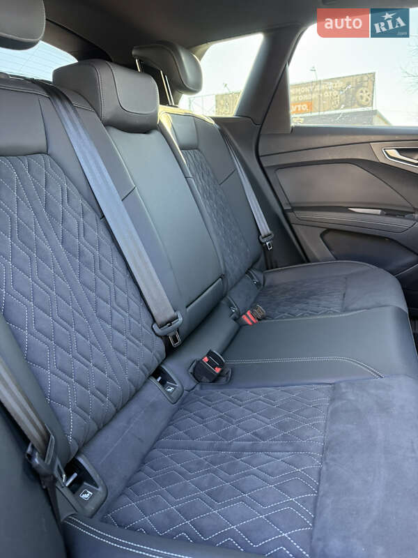 Внедорожник / Кроссовер Audi Q4 e-tron 2022 в Черновцах