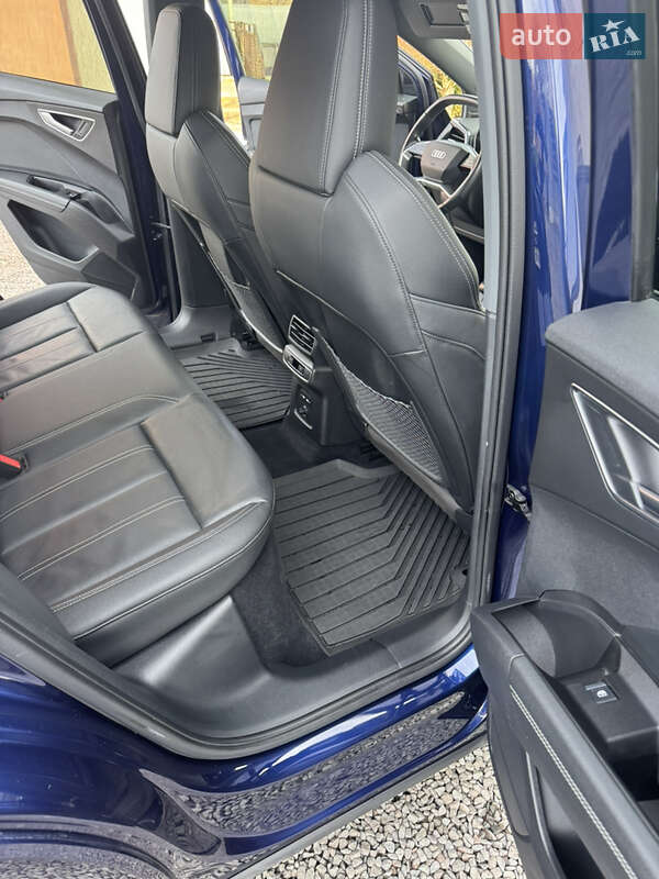 Внедорожник / Кроссовер Audi Q4 e-tron 2022 в Львове фото 24 Внедорожник / Кроссовер Audi Q4 e-tron 2022 в Львове