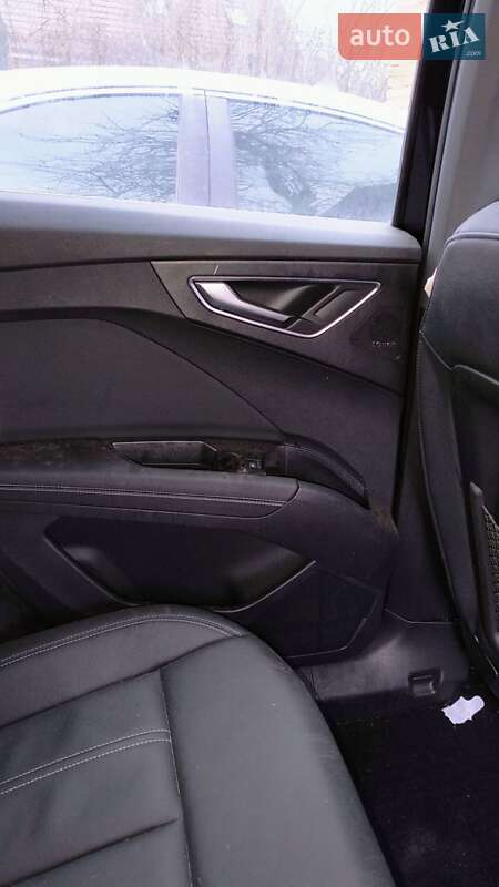 Внедорожник / Кроссовер Audi Q4 e-tron 2022 в Киеве