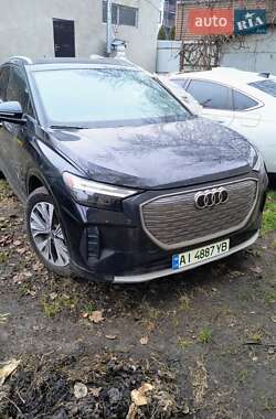 Позашляховик / Кросовер Audi Q4 e-tron 2022 в Києві