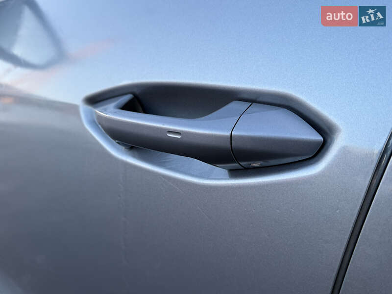 Внедорожник / Кроссовер Audi Q4 e-tron 2022 в Львове