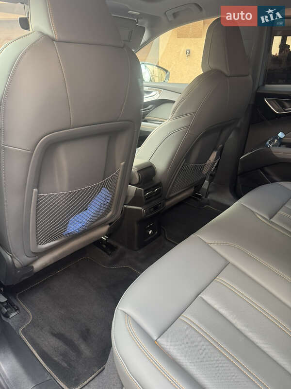 Внедорожник / Кроссовер Audi Q4 e-tron 2024 в Мукачево