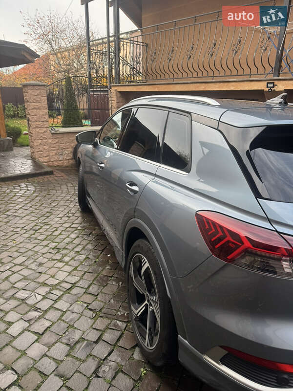 Внедорожник / Кроссовер Audi Q4 e-tron 2024 в Мукачево
