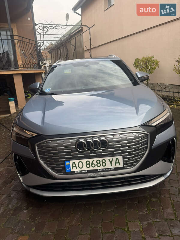 Внедорожник / Кроссовер Audi Q4 e-tron 2024 в Мукачево