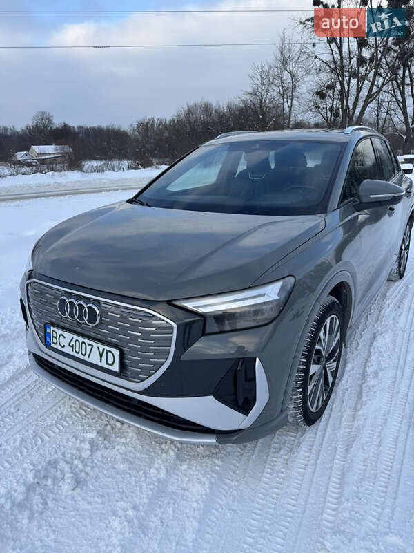 Позашляховик / Кросовер Audi Q4 e-tron 2022 в Львові