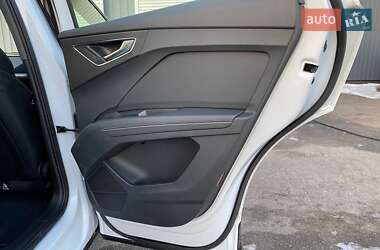 Позашляховик / Кросовер Audi Q4 e-tron 2022 в Києві