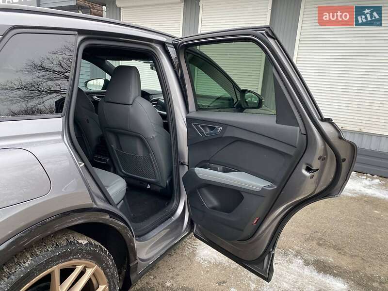 Внедорожник / Кроссовер Audi Q4 e-tron 2021 в Киеве