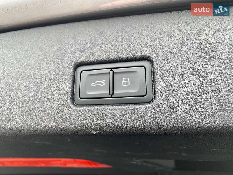 Внедорожник / Кроссовер Audi Q4 e-tron 2021 в Киеве