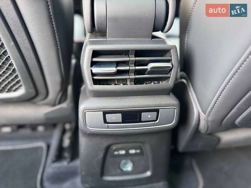 Позашляховик / Кросовер Audi Q4 e-tron 2024 в Києві фото 17 Позашляховик / Кросовер Audi Q4 e-tron 2024 в Києві