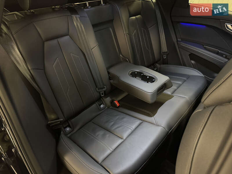 Внедорожник / Кроссовер Audi Q4 e-tron 2024 в Киеве