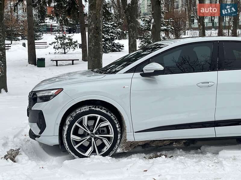 Внедорожник / Кроссовер Audi Q4 e-tron 2023 в Киеве фото 6 Внедорожник / Кроссовер Audi Q4 e-tron 2023 в Киеве