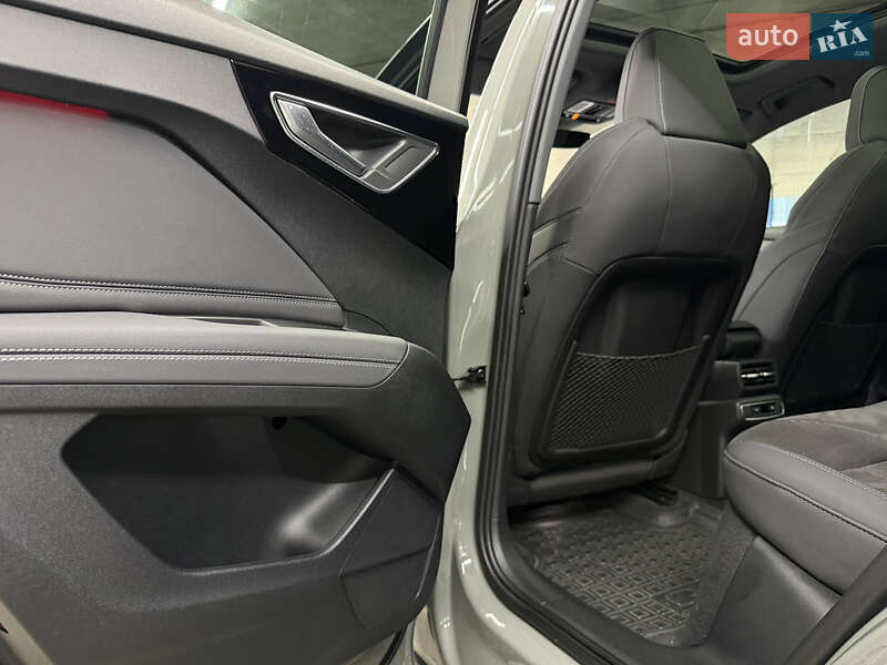 Внедорожник / Кроссовер Audi Q4 e-tron 2023 в Одессе