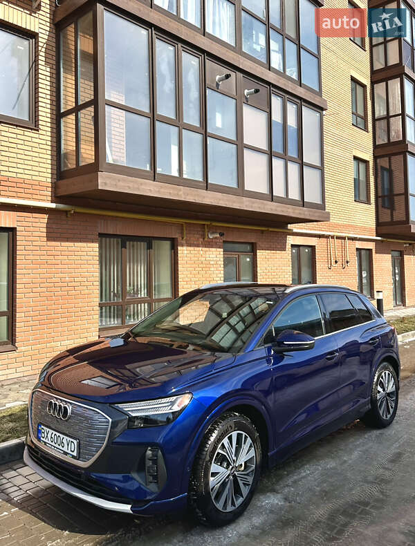 Внедорожник / Кроссовер Audi Q4 e-tron 2022 в Каменец-Подольском