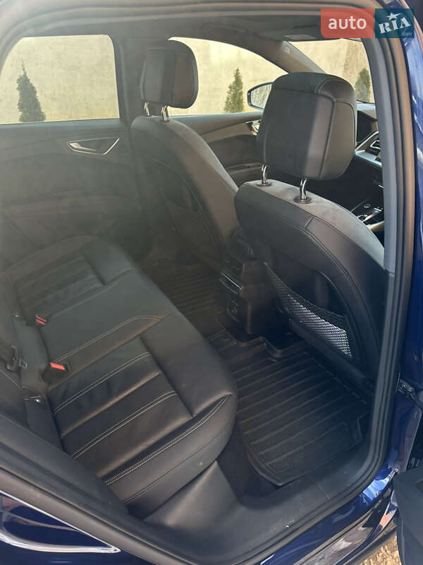 Внедорожник / Кроссовер Audi Q4 e-tron 2022 в Каменец-Подольском