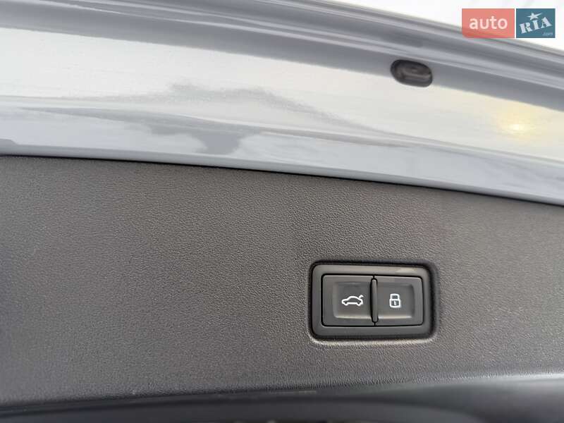 Внедорожник / Кроссовер Audi Q4 e-tron 2023 в Харькове