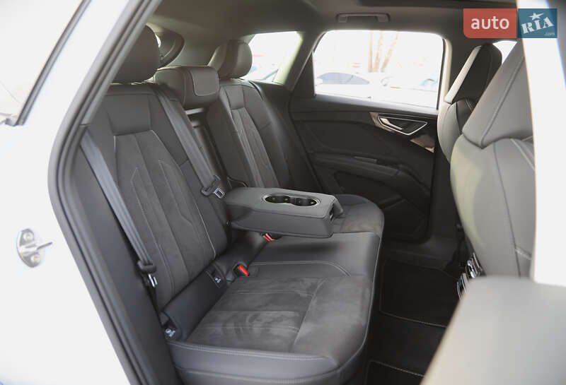 Внедорожник / Кроссовер Audi Q4 e-tron 2023 в Харькове фото 9 Внедорожник / Кроссовер Audi Q4 e-tron 2023 в Харькове