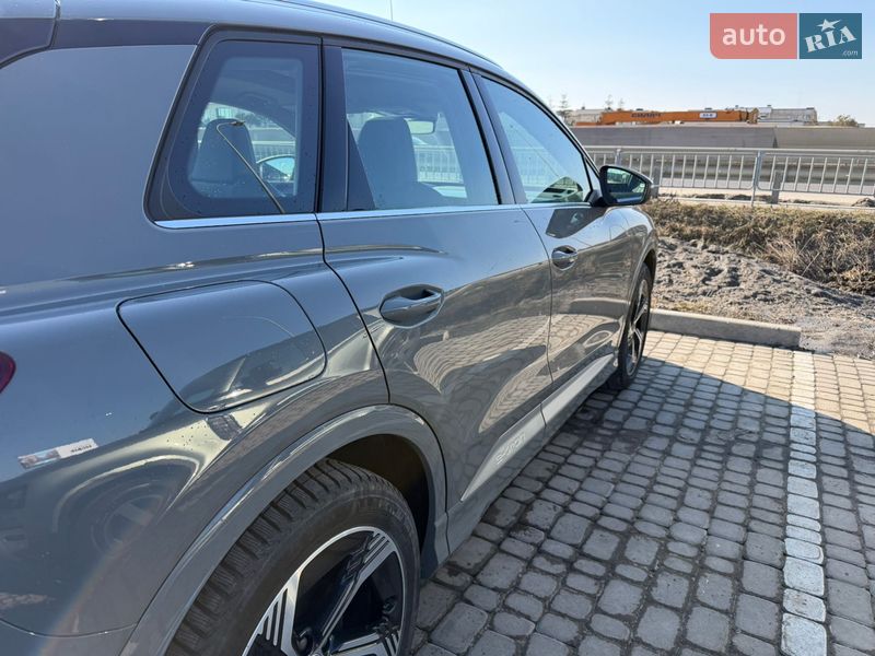 Внедорожник / Кроссовер Audi Q4 e-tron 2025 в Львове