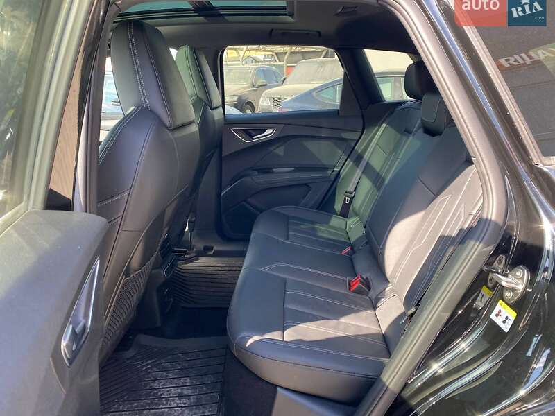 Внедорожник / Кроссовер Audi Q4 e-tron 2022 в Львове