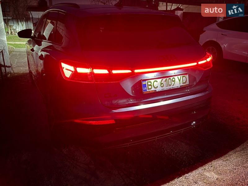 Внедорожник / Кроссовер Audi Q4 e-tron 2022 в Львове
