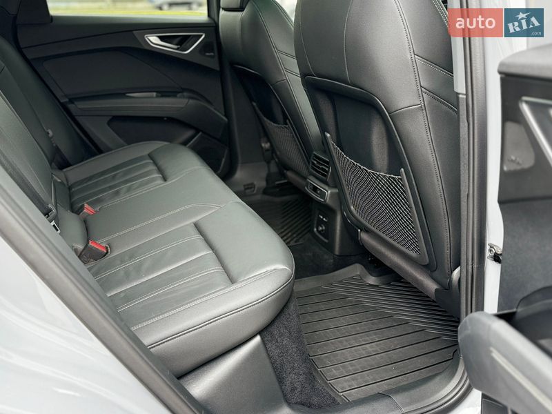 Внедорожник / Кроссовер Audi Q4 e-tron 2022 в Киеве фото 25 Внедорожник / Кроссовер Audi Q4 e-tron 2022 в Киеве