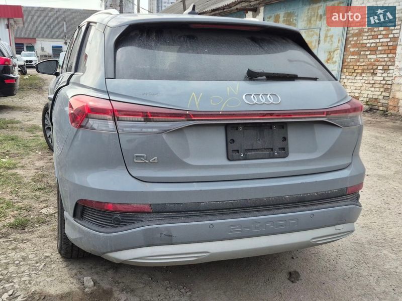 Внедорожник / Кроссовер Audi Q4 e-tron 2023 в Киеве