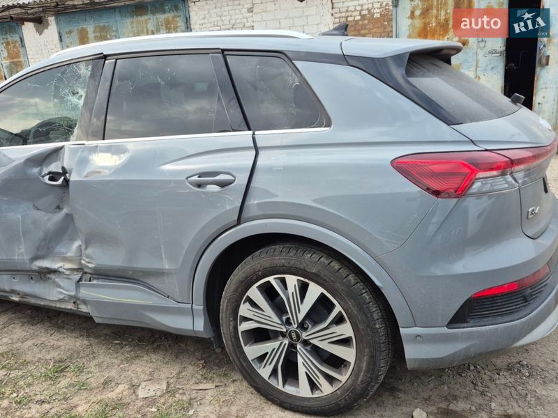 Внедорожник / Кроссовер Audi Q4 e-tron 2023 в Киеве