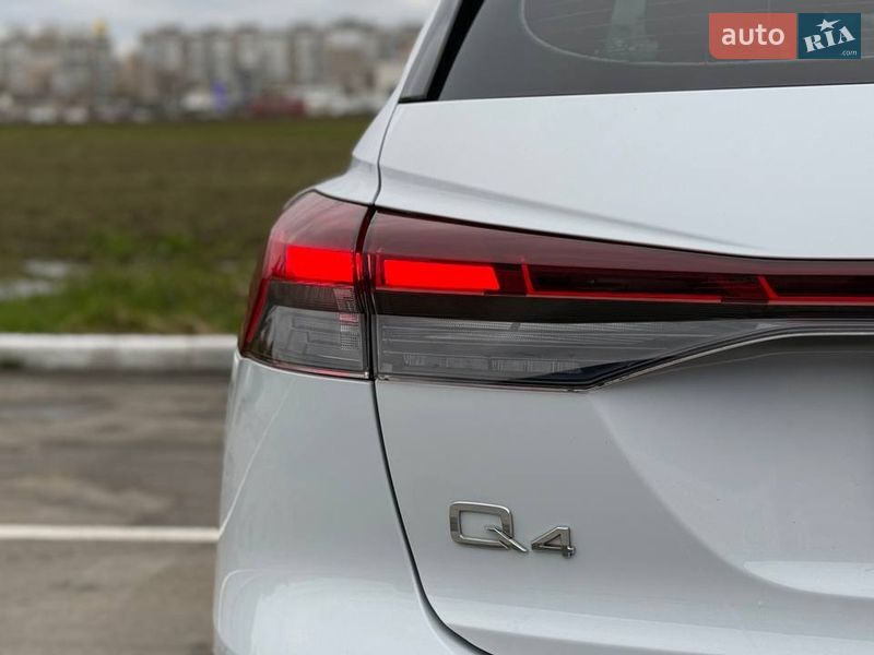 Позашляховик / Кросовер Audi Q4 e-tron 2023 в Києві