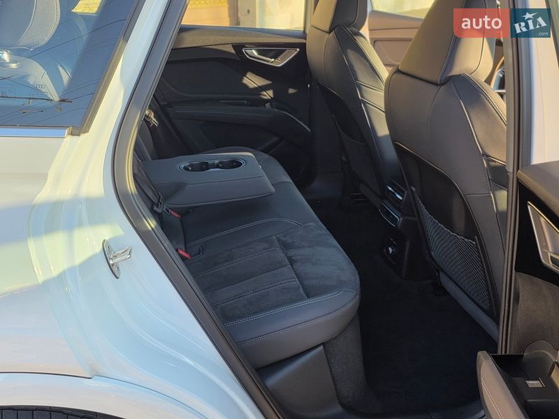 Позашляховик / Кросовер Audi Q4 e-tron 2023 в Одесі