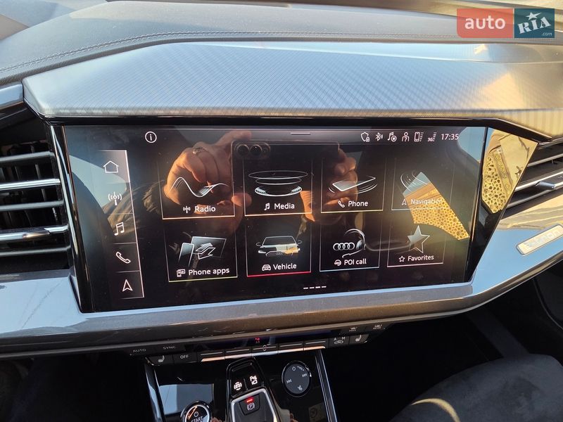 Позашляховик / Кросовер Audi Q4 e-tron 2023 в Одесі