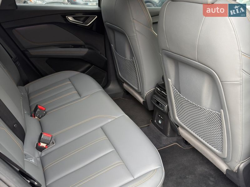 Внедорожник / Кроссовер Audi Q4 e-tron 2024 в Ивано-Франковске