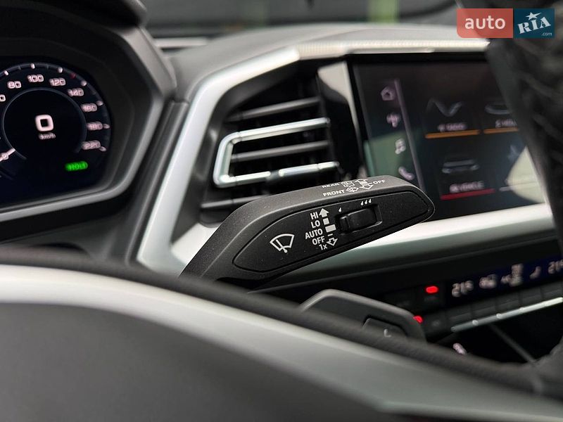Позашляховик / Кросовер Audi Q4 e-tron 2023 в Києві
