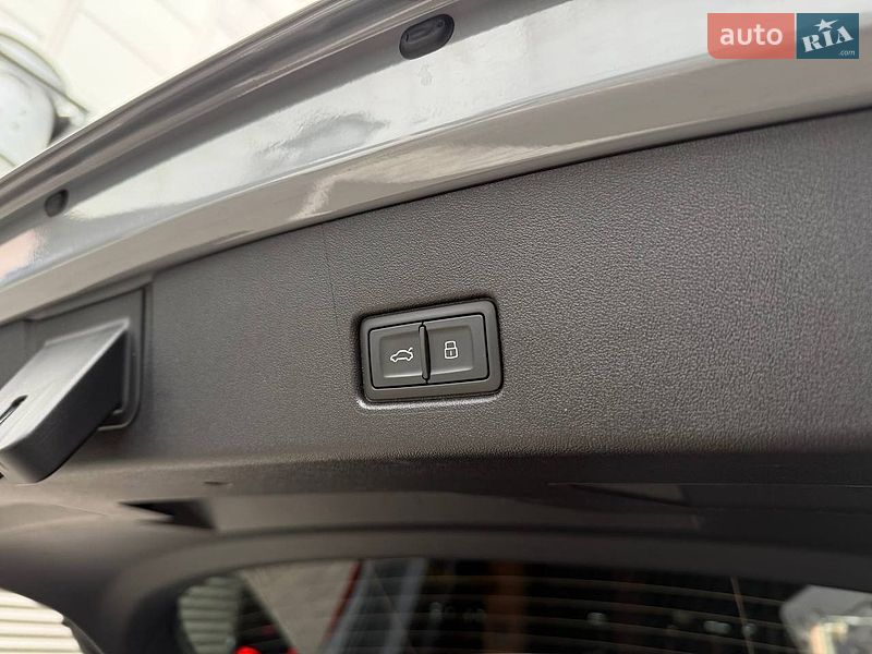 Позашляховик / Кросовер Audi Q4 e-tron 2023 в Києві