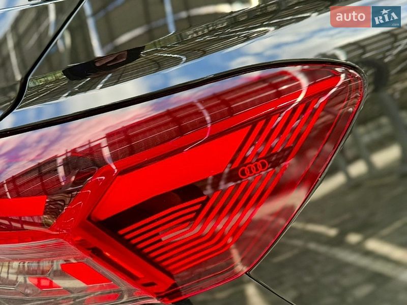 Внедорожник / Кроссовер Audi Q4 e-tron 2024 в Львове