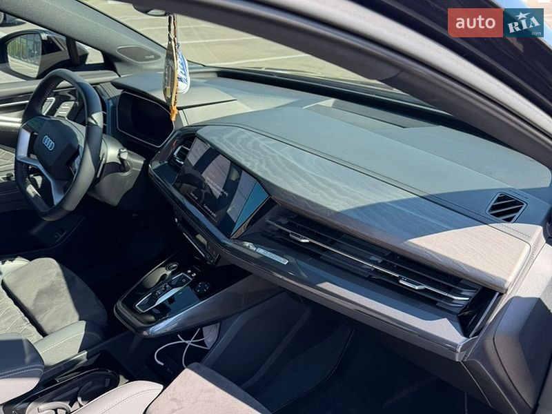 Внедорожник / Кроссовер Audi Q4 e-tron 2024 в Киеве