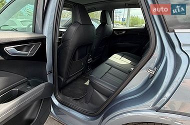 Внедорожник / Кроссовер Audi Q4 e-tron 2024 в Львове