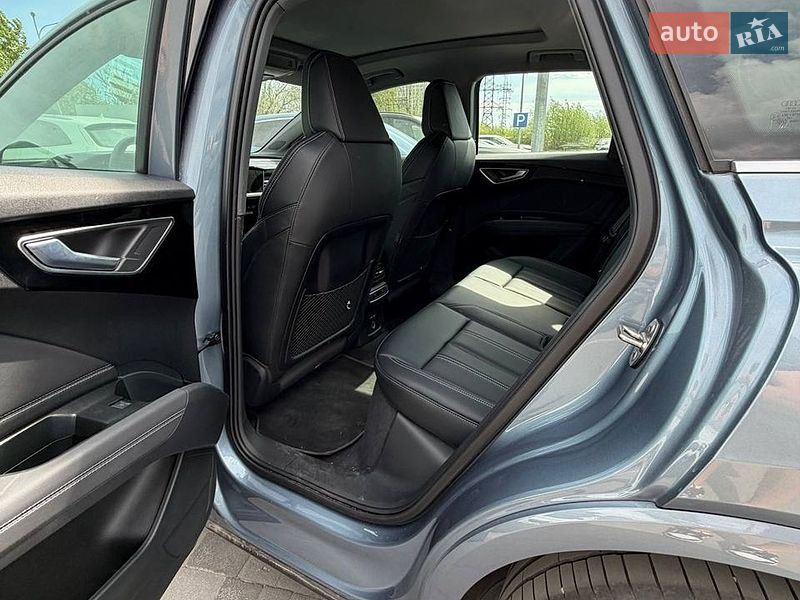 Внедорожник / Кроссовер Audi Q4 e-tron 2024 в Львове