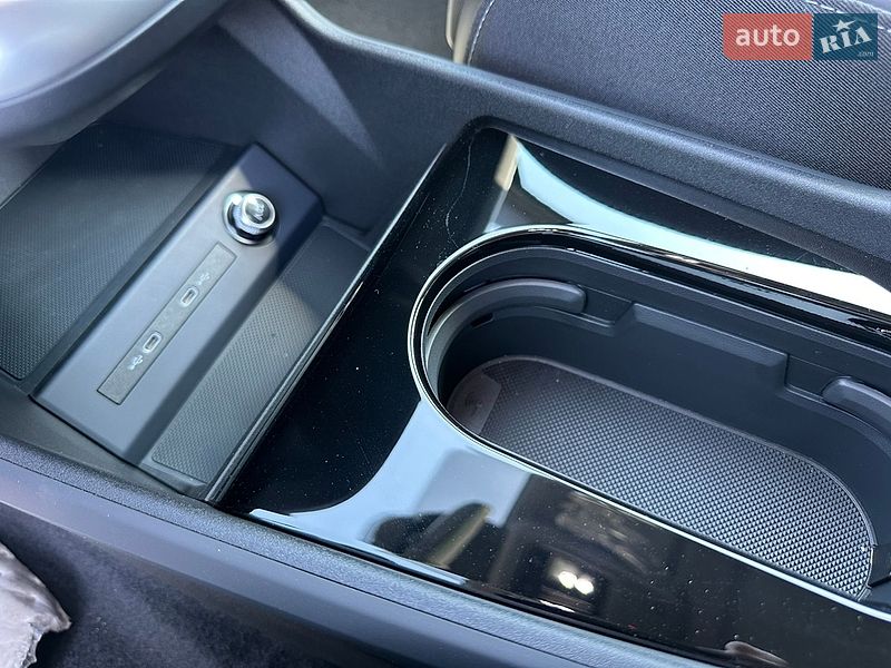 Внедорожник / Кроссовер Audi Q4 e-tron 2025 в Киеве фото 13 Внедорожник / Кроссовер Audi Q4 e-tron 2025 в Киеве