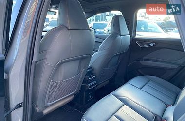 Внедорожник / Кроссовер Audi Q4 e-tron 2024 в Львове
