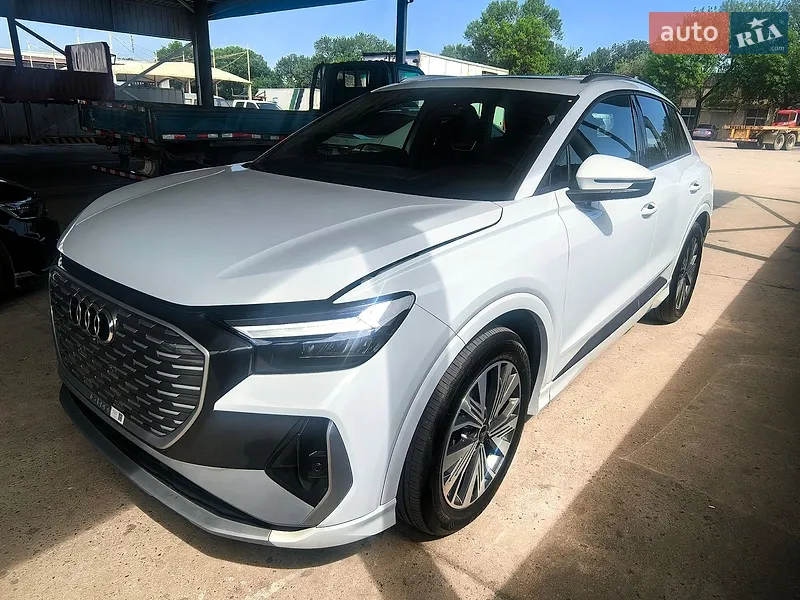 Audi Q4 e-tron 2024