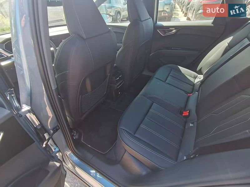 Позашляховик / Кросовер Audi Q4 e-tron 2024 в Києві фото 15 Позашляховик / Кросовер Audi Q4 e-tron 2024 в Києві