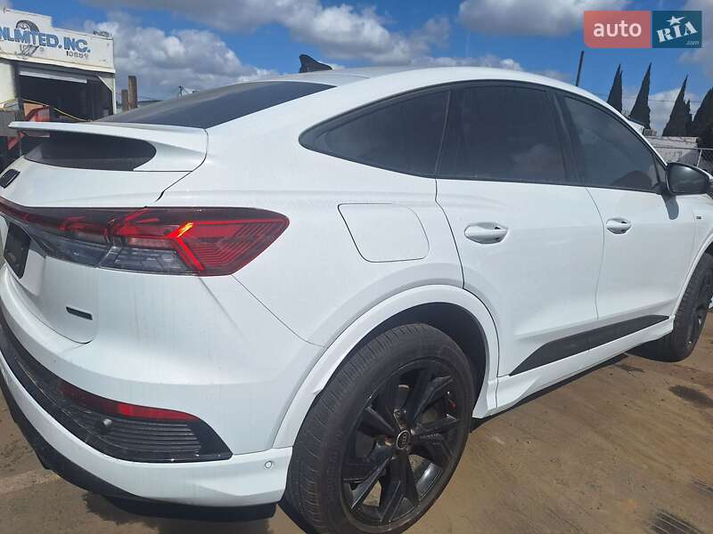Позашляховик / Кросовер Audi Q4 Sportback e-tron 2023 в Львові