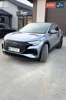 Внедорожник / Кроссовер Audi Q4 Sportback e-tron 2022 в 