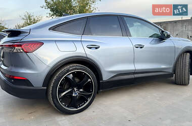 Внедорожник / Кроссовер Audi Q4 Sportback e-tron 2022 в 
