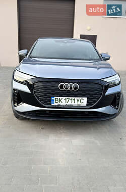 Внедорожник / Кроссовер Audi Q4 Sportback e-tron 2022 в 