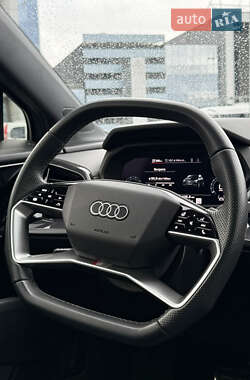 Внедорожник / Кроссовер Audi Q4 Sportback e-tron 2022 в 