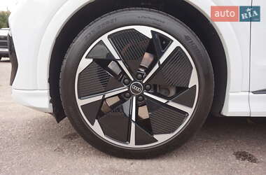 Внедорожник / Кроссовер Audi Q4 Sportback e-tron 2022 в 