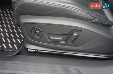 Внедорожник / Кроссовер Audi Q4 Sportback e-tron 2022 в 