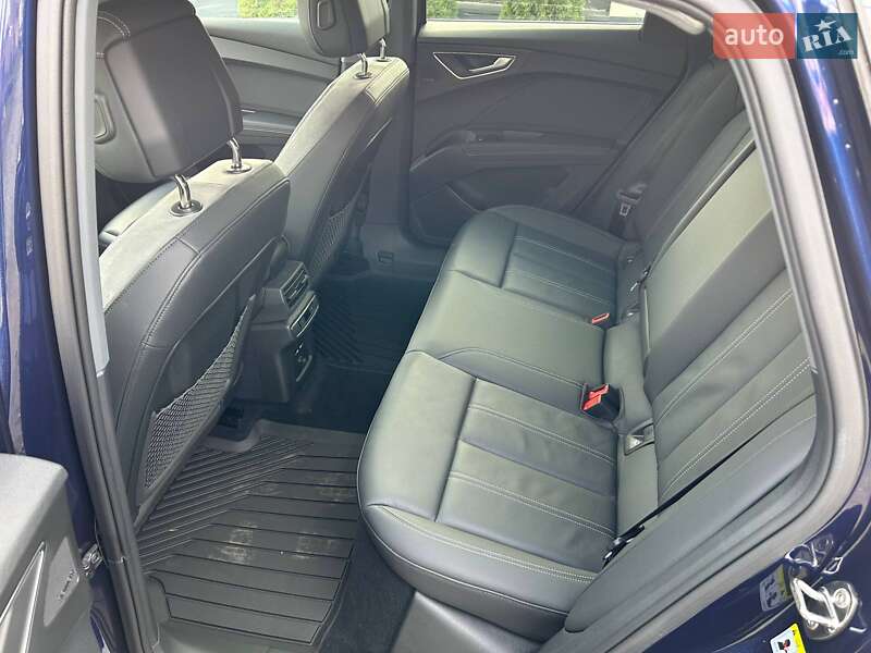 Внедорожник / Кроссовер Audi Q4 Sportback e-tron 2023 в Каменец-Подольском