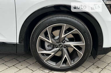 Позашляховик / Кросовер Audi Q5 e-tron 2023 в Івано-Франківську