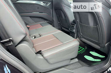 Внедорожник / Кроссовер Audi Q5 e-tron 2024 в 